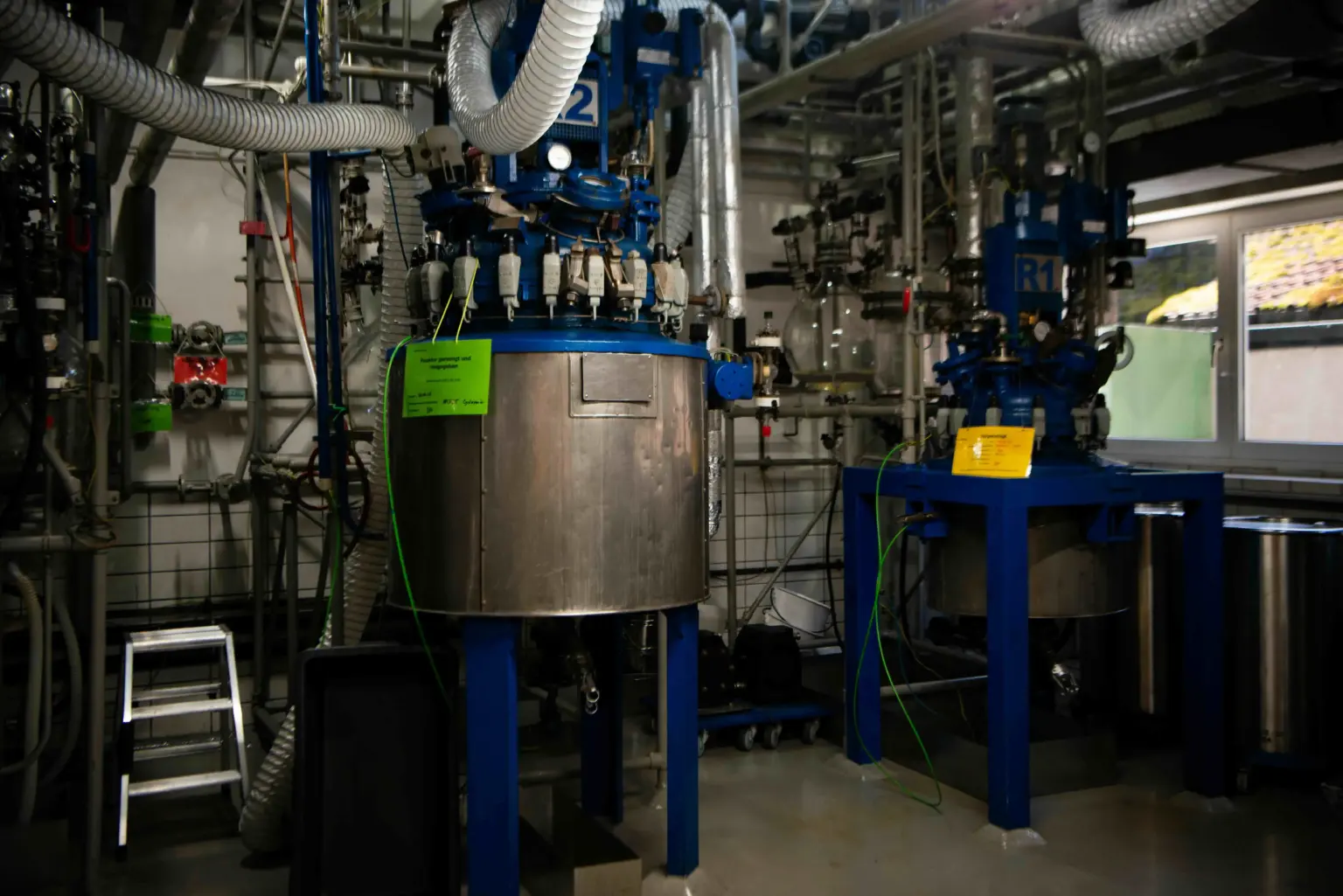 UnaveraChemLab Aaron Chemistry DSC3939 2 1